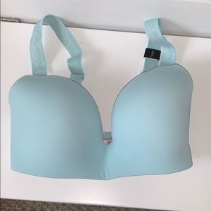 Victoria’s Secret Bra 34DD BRAND NEW ❤️